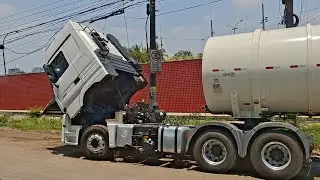 Caminhão deu um  B.ózinho, perrenguinho da mesmo 