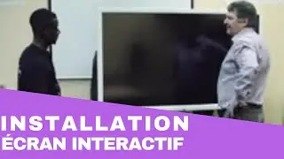 Installation d'un &eacute;cran interactif sur son support