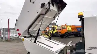 Multicar tremo Kehrmaschine