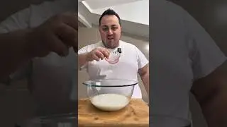 I make Neapolitan pizza at home.