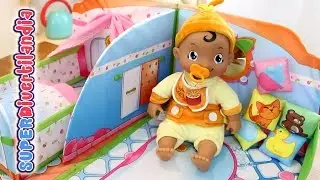 Smoothie Babies - Muñeco bebé, cuna, bañera y cuarto de juego (Baby doll and playroom).