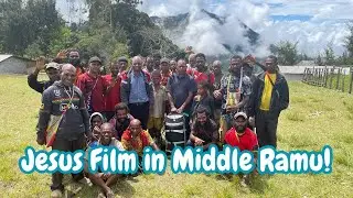 Jesus Film comes to Middle Ramu!
