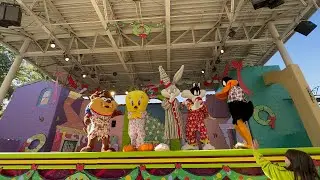 Have Yourself a Looney Tunes Christmas 2024 at Six Flags Holiday in the Park