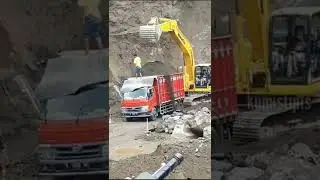 TRAGEDI TRUCK MUATAN PASIR MERAPI GLOGOR KENONG