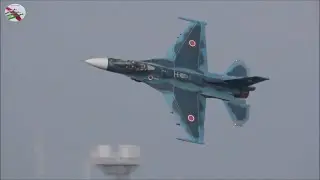 Tsuiki Airshow in Japan on the 25/11/2018. F-2s AIRSHOW WORLD