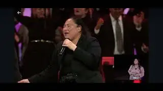 Sis ￼ Cesia Reaves singing Yahweh Se Manifestar&aacute;￼