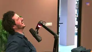 Marcel van Roosmalen roast het Dankboek van Ernst-Jan Pfauth