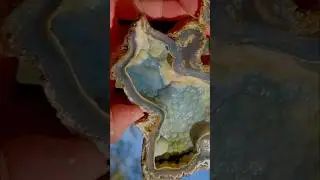Cutting ancient coral agate geodes that I find in Florida! Super rare blue one right here #SHRKco