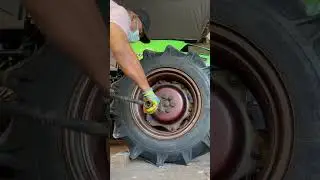 Deutz Fahr Tractor Restoration view 🔧 Front wheel bolt remove #deutz_fahr #tractor #restoration