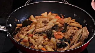 Cozido a moda japonesa (nishime) delicioso