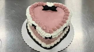 Heart shaped cake | Decorating cake | Decorating heart shaped cake 