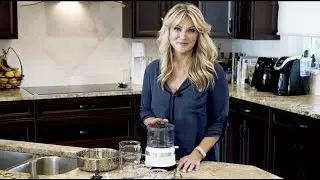 Making Pesto using my Kitchen Aid Food Chopper