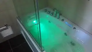 Jacuzzi ba&ntilde;o alcoba principal
