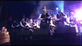 Matt Rowley & Edison sing 