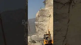 Cutting Dangerous rocky hill for road expansion.#komatsu #jcb #excavator #earthwork #komatsu