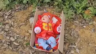 Poor child was abandoned on the street by his heartless biological mother, the consequences.