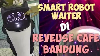 Smart Robot Waiter di Bandung ? cuma di sini niii Reveuse Resto . Bellabotnya lucuuuu ❤️