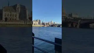 DJI Neo fly over river Thames #djineo #djidrone #dji #dronevideo #riverthames #likeandsubscribe