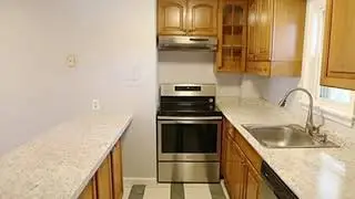 31-0 Arlington Rd, Woburn, MA - Listed by Shell Yu