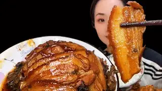 Eating braised pork with pickled vegetables - Braised pork mukbang