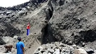 MINERERS ARE FREE TO SLIDE SAND CLIFFS 