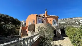 Villa in La Cumbre del Sol with community pool