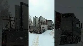 Используем специальную кассету для временного хранения панелей при монтаже дома.