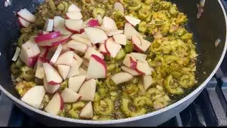 Aloo karela Recipe | potatoes bitter gourd Recipe | easy karela Recipe| Pakistani Food