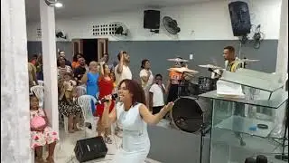 Vida aos Sepulcros( Cantora Ariane)