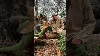 GRWM - 14th century forester #medieval #history #robinhood