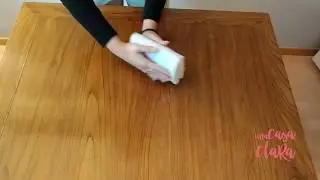 C&oacute;mo doblar camisetas para ahorrar espacio con el m&eacute;todo Konmari