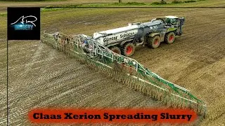 Claas Xerion SaddleTrac with the 36m Dribble Bar