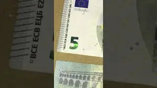 5 Euro banknote (Old vs new)