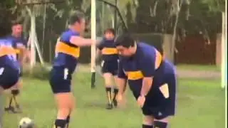 Los fierecillos indomables   Olmedo y Porcel jugando al futbol online video cutter com