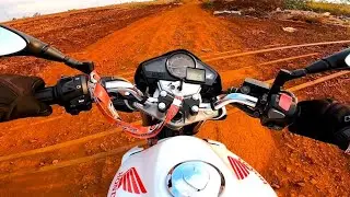 TESTANDO CB 300 NA ESTRADA DE TERRA