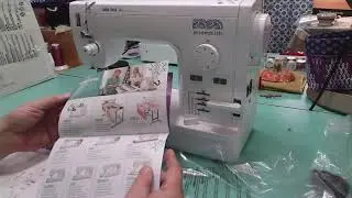 Unboxing the Baby Lock Accomplish