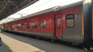 🚂 02122 LKO to LTT AC special train looks nice in red color-YouTube