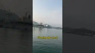 Floating dry dock