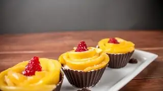 No Bake Strawberry Cheesecake Mousse in Chocolate Cups