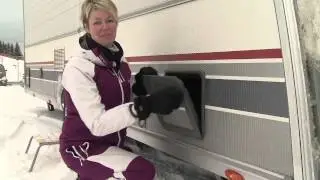 Anne-Vibeke Rejser -  S&aring;dan opbevarer du dine ski p&aring; vintercamping