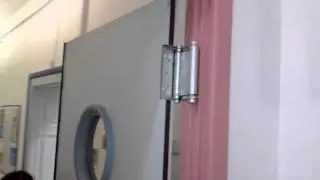 Exemple de double charni&egrave;re &agrave; l'Espe de Colmar
