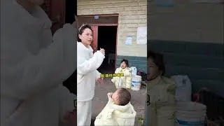 自从龙凤胎兄妹上了幼儿园后， 这个普通话全靠猜， 要么问妹妹： 哥哥说的什么？ 要么问哥哥：妹妹说的什么？ #农村生活记录 #我的乡村生活 #原创视频 #宝妈分享 #传递温暖   抖音