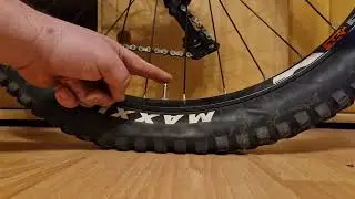 Luft ablassen ( Luft raus gelassen aus Maxxis Reifen)