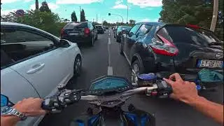 PANICO NEL TRAFFICO dopo il primo giorno di scuola (Zontes 125 U)