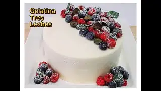 GELATINA TRES LECHES rellena de FRESAS / Postre NAVIDEÑO