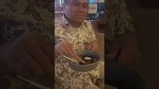 Ngemil Gak Berenti Sambil Dengar Teman Baca Artikel 😂#ngemil #camilan #makan #cafe #yummy #enak