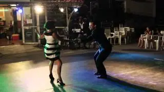 Ada et Robin  Lindy hop Social impro démo