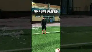 ТОТ САМЫЙ НЕУКЛЮЖИЙ ИГРОК В КОМАНДЕ #футбол #football #shorts #short #tiktok #challenge