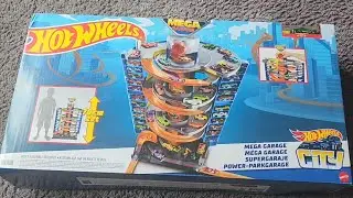 Hot Wheels City Mega Garage Unboxing Assembly & Review 