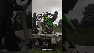 Autumn vibe #wheelie #latvia #mxwheelie #training #kawasakikx250 #wheeliemachine #ratā #motolife
